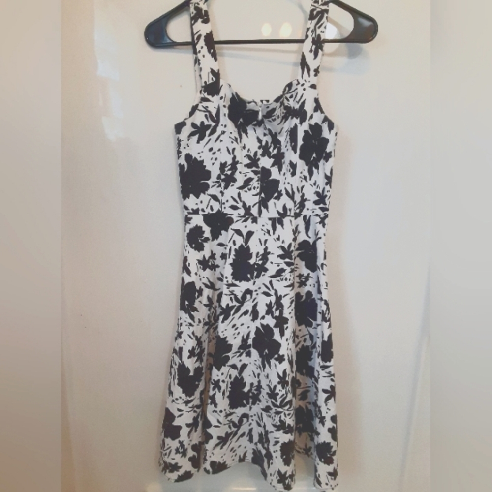 Up Front Dress - Picture 2 of 6